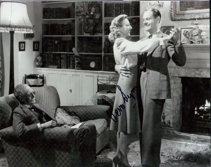 Vera Lynn autograph