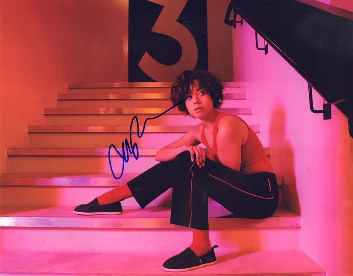 Aubrey Plaza autograph