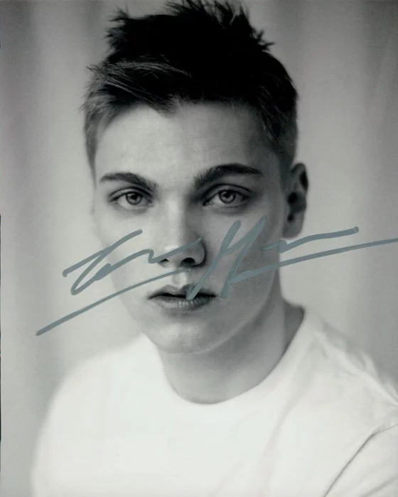 Levi Meaden autograph