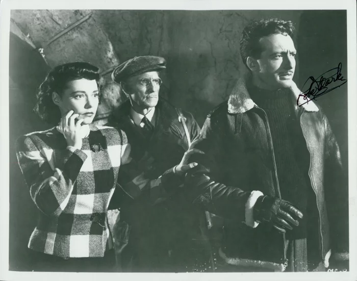 Robert Clarke autograph