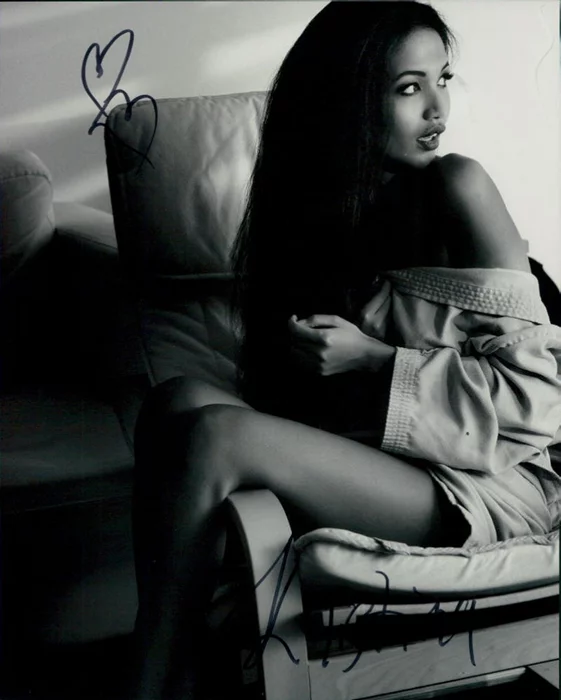 Kristina Menissov autograph