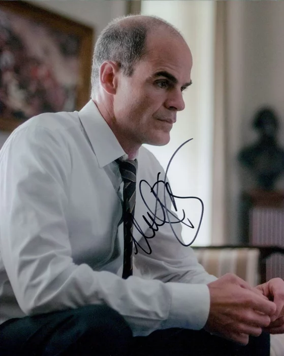 Michael Kelly autograph
