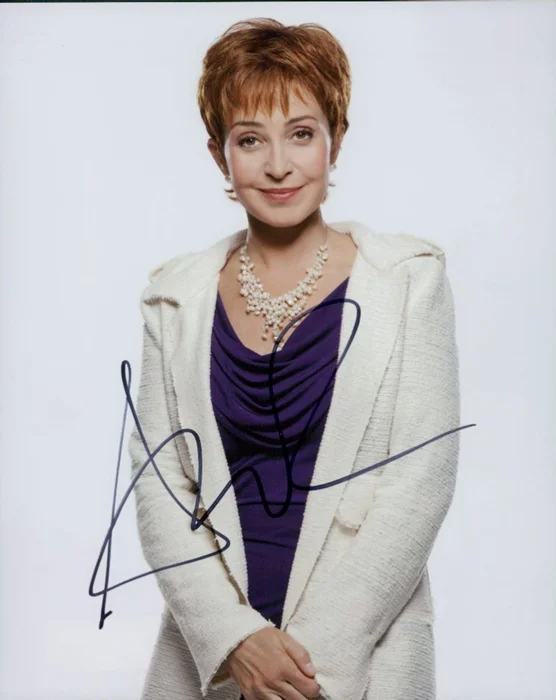 Annie Potts autograph