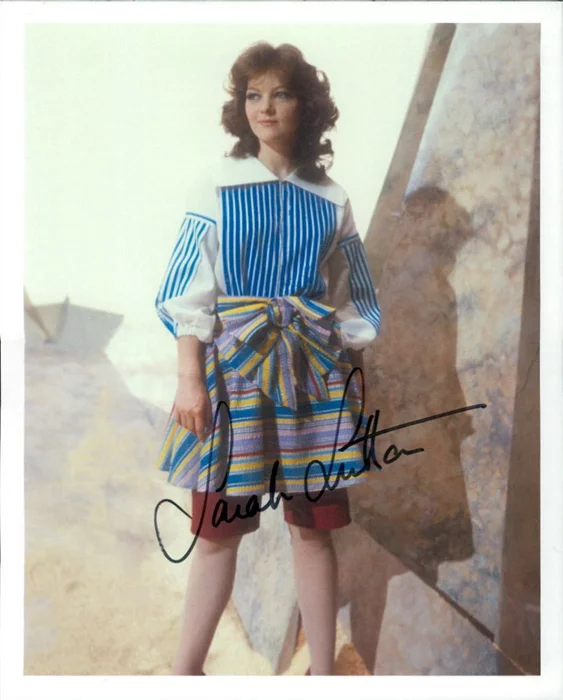 Sarah Sutton autograph