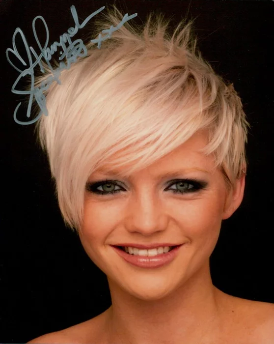 Hannah Spearritt autograph