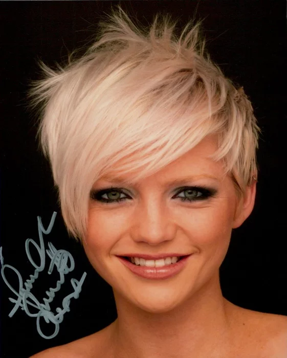 Hannah Spearritt autograph