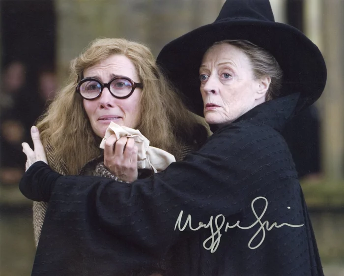 Maggie Smith autograph