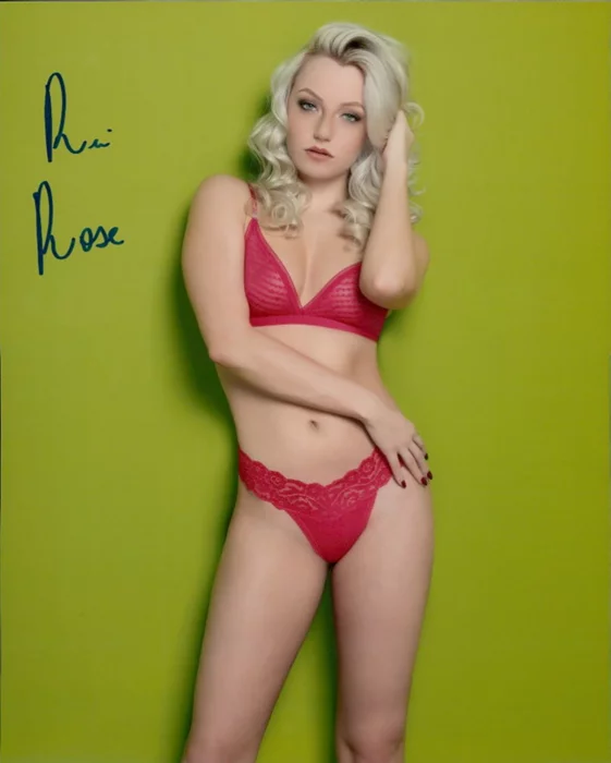 Ria Rose autograph