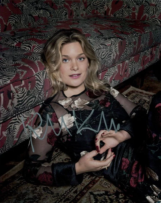 Rachel Keller autograph