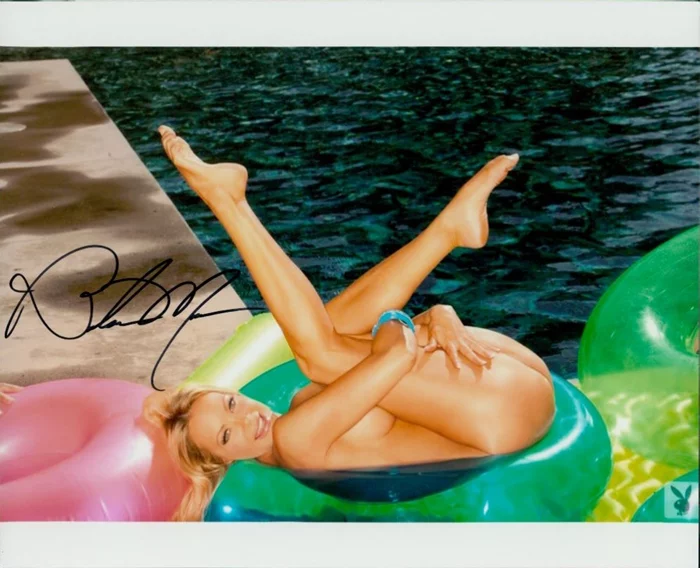 Barbara Moore autograph