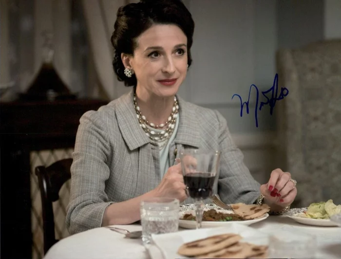 Marin Hinkle autograph