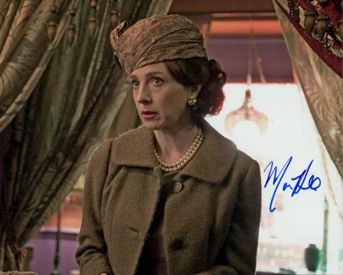 Marin Hinkle autograph