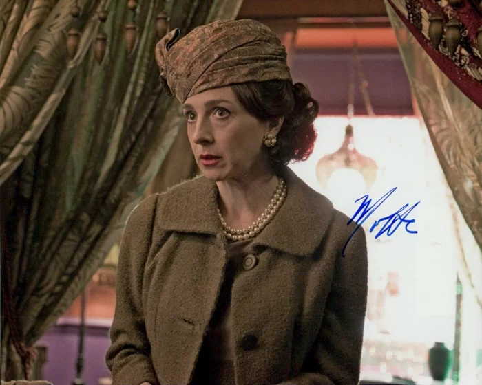Marin Hinkle autograph