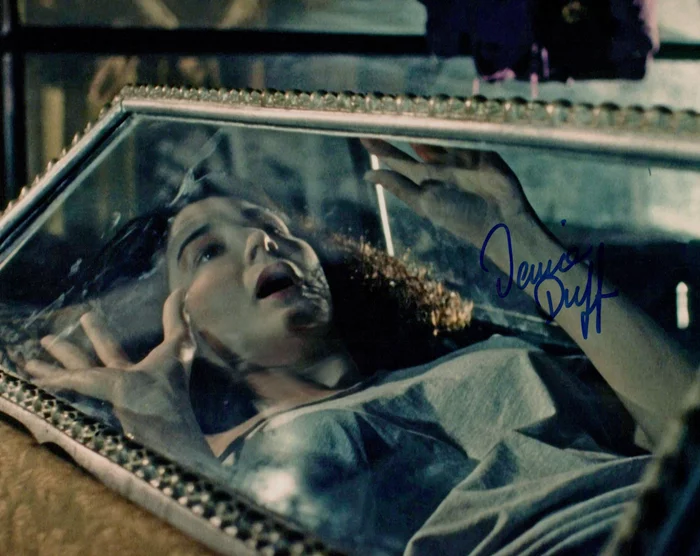 Denice Duff autograph