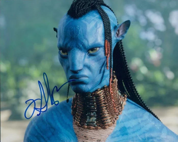 Laz Alonso autograph