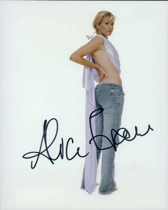 Alice Evans autograph