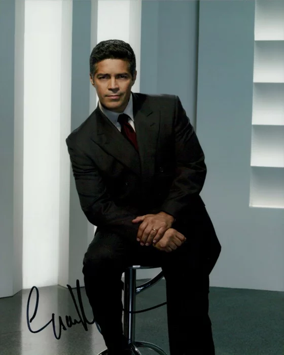 Esai Morales autograph