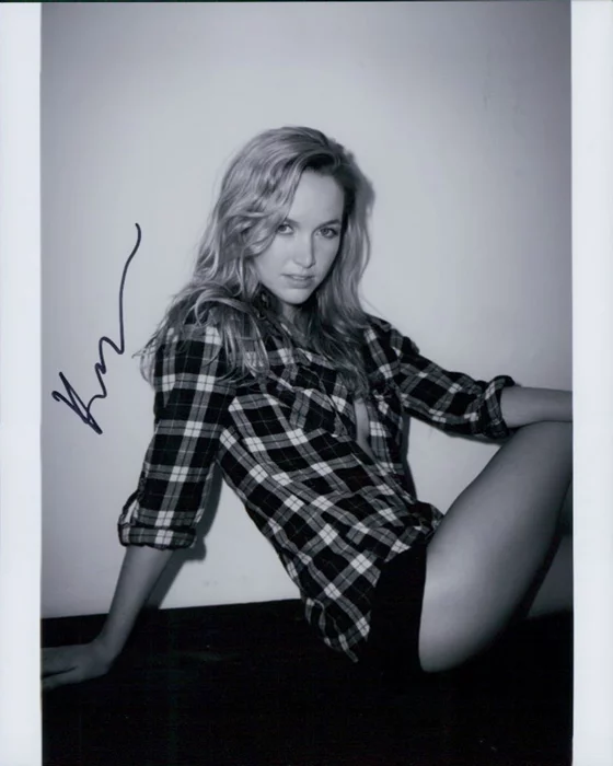 Kelley Jakle autograph