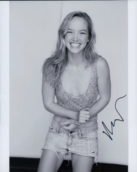 Kelley Jakle autograph