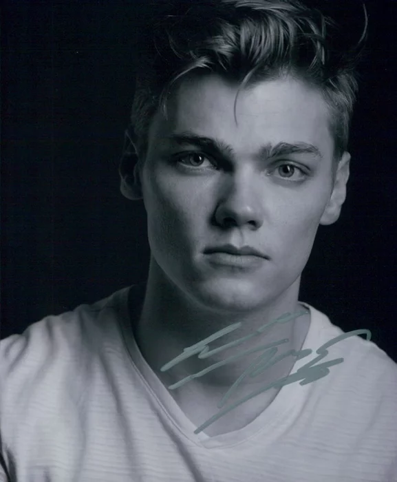 Levi Meaden autograph