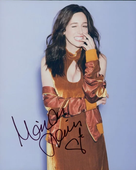 Mariana Trevino autograph