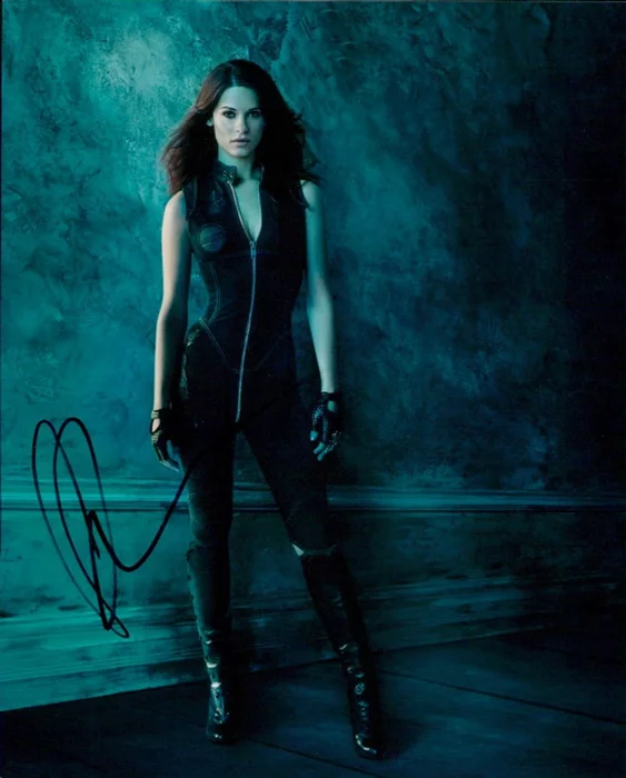 Lyndsy Fonseca autograph