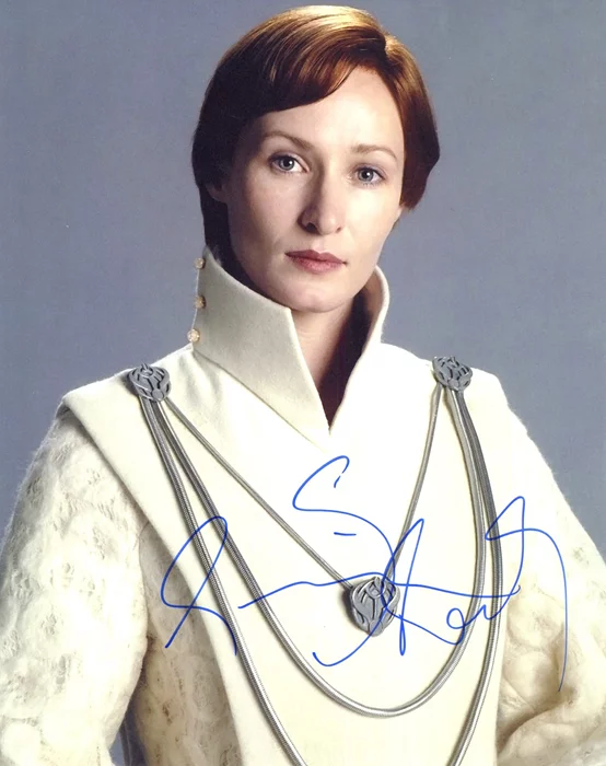 Genevieve O'Reilly autograph