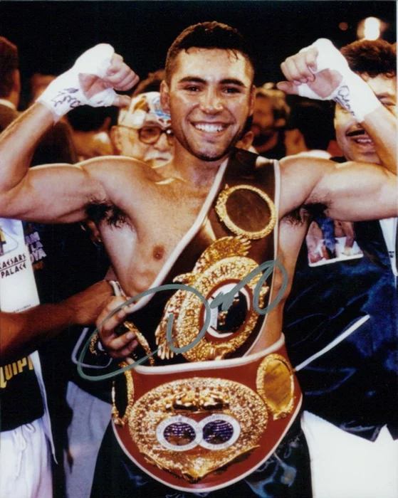 Oscar De La Hoya autograph
