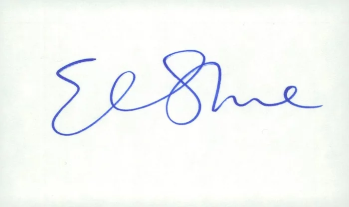 Elisabeth Shue autograph