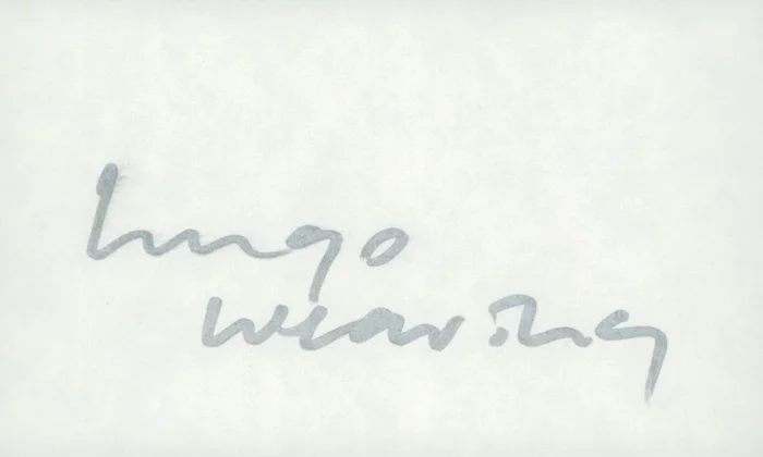 Hugo Weaving autograph