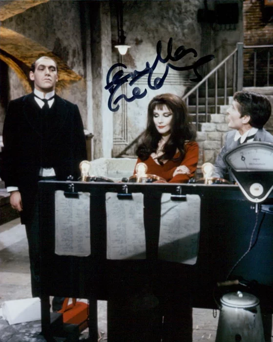 Fenella Fielding autograph