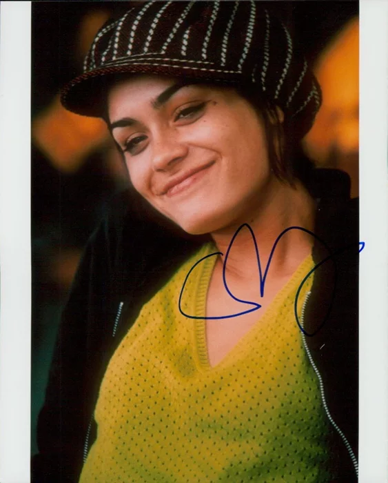 Shannyn Sossamon autograph