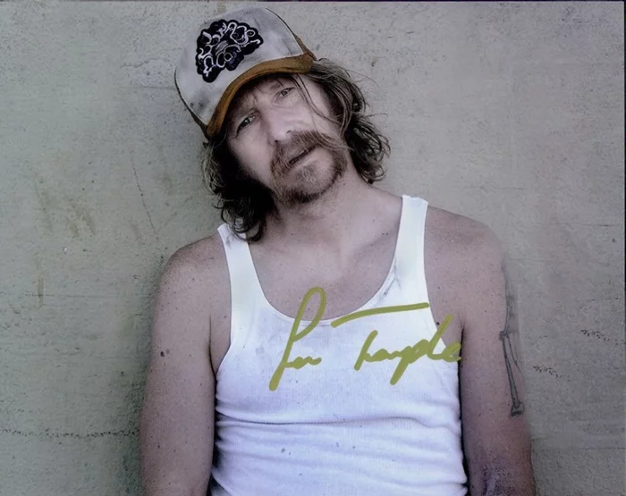 Lew Temple autograph