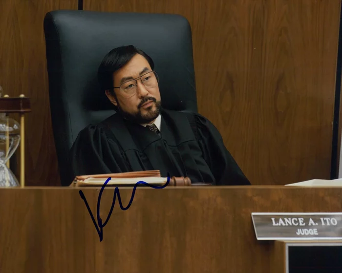 Kenneth  Choi autograph