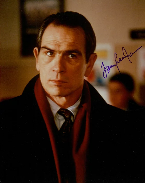 Tommy Lee Jones autograph