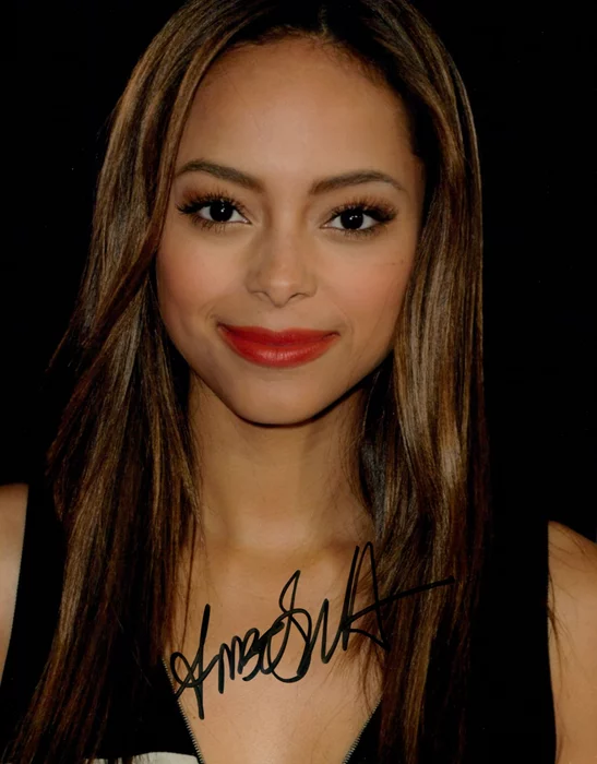 Amber Stevens autograph