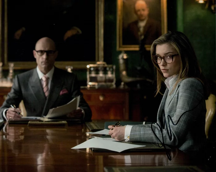 Sophie Cookson autograph