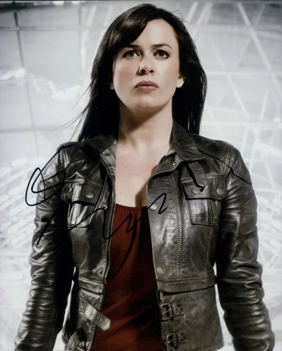 Eve Myles autograph