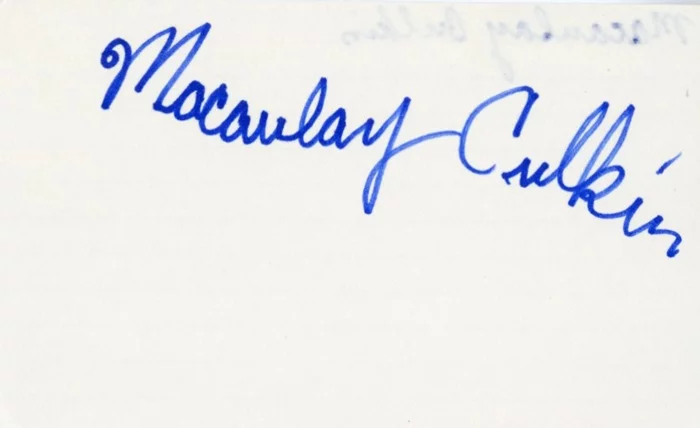 Macaulay Culkin autograph