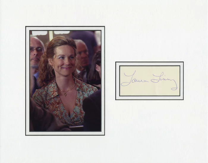 Laura Linney autograph