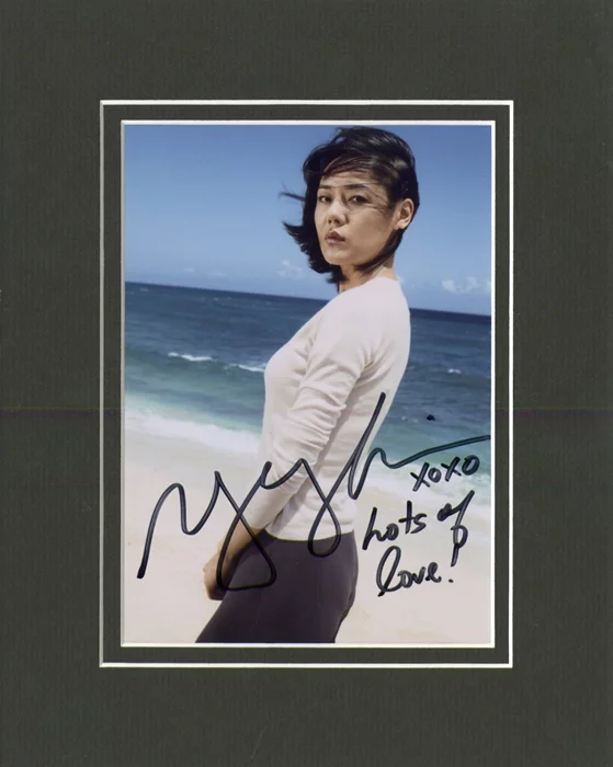Yunjin Kim autograph