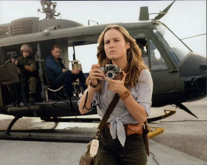 Brie Larson autograph