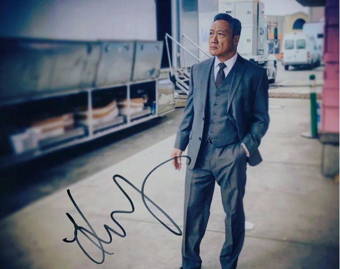 Kelvin Han Yee autograph