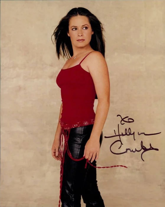 Holly Marie Combs autograph