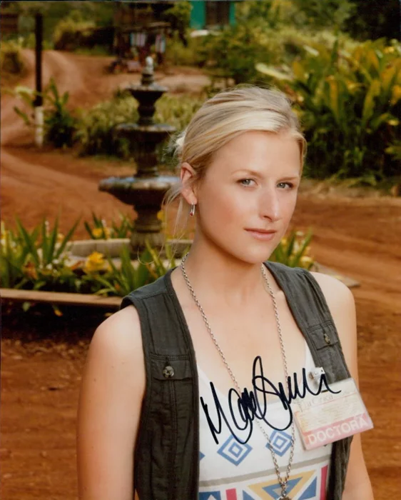 Mamie Gummer autograph
