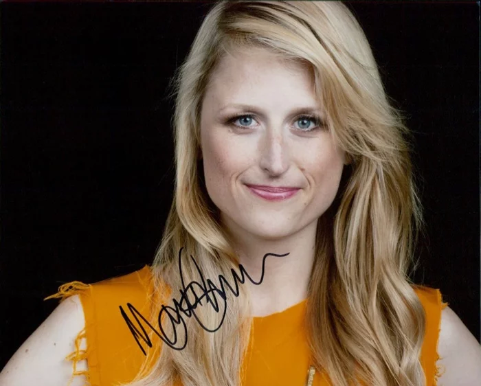 Mamie Gummer autograph