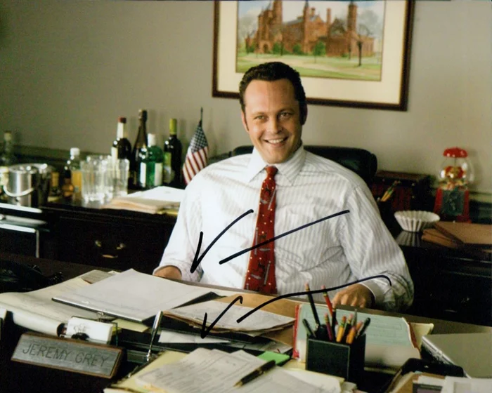 Vince Vaughn autograph