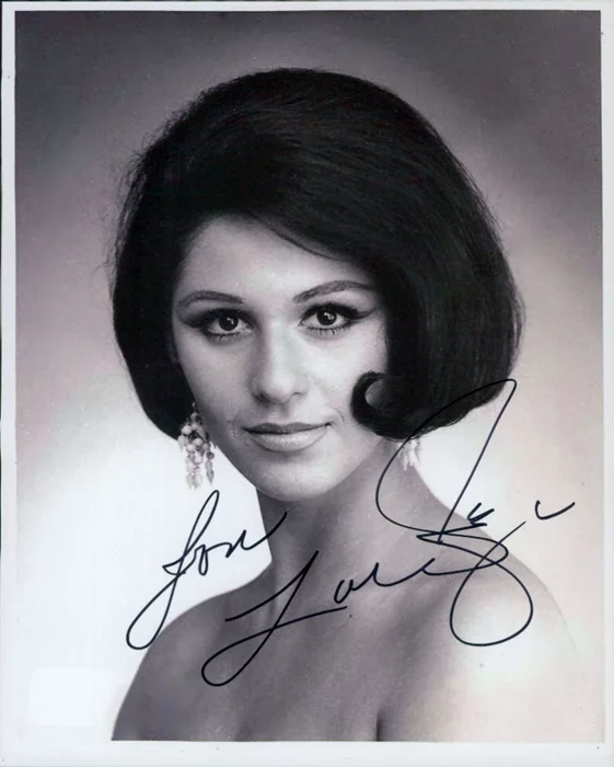 Lainie Kazan autograph