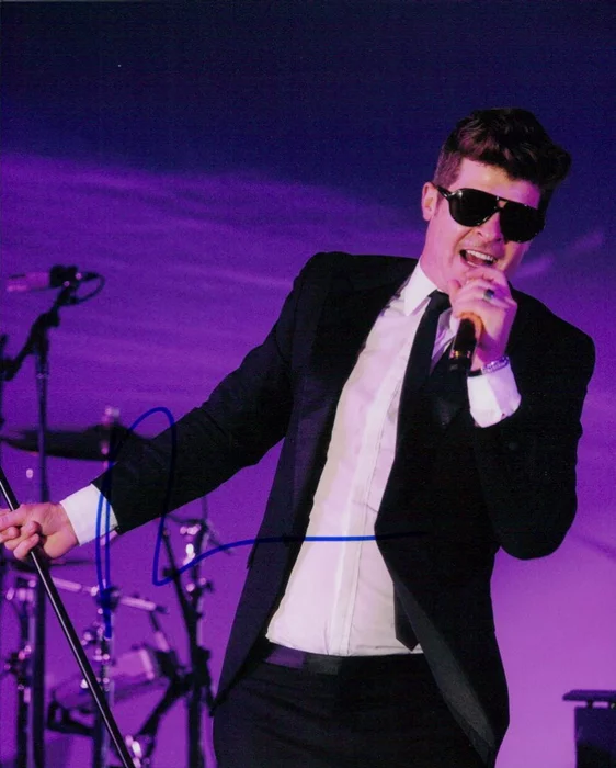Robin Thicke autograph
