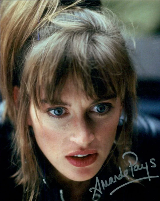 Amanda Pays autograph